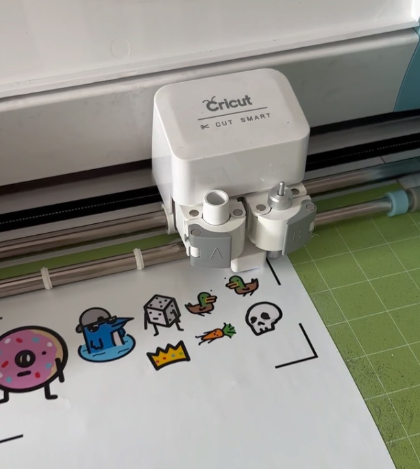 Cricut machine cutting